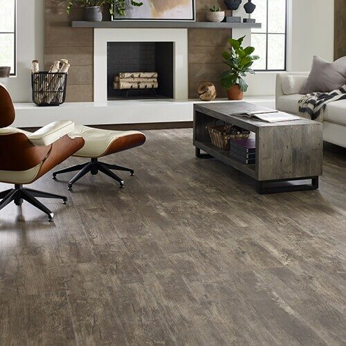 Luxury Vinyl Flooring Can Look Like Hardwood  Luxury vinyl tile flooring,  Luxury vinyl plank flooring, Karndean vinyl flooring